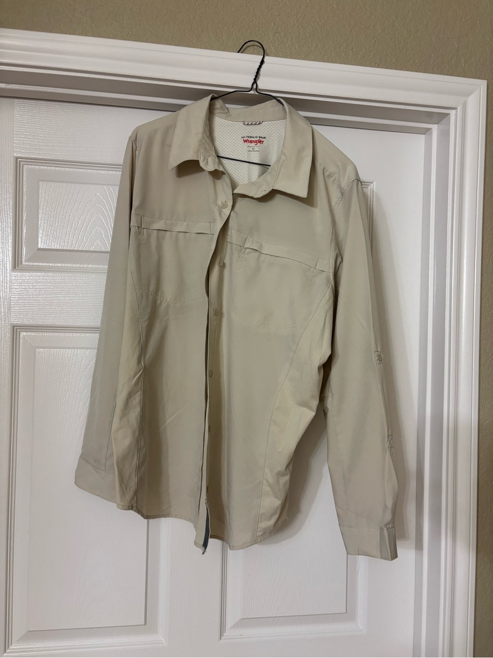 Wrangler Womans ATG Light Beige Button-Up Outdoor Shirt